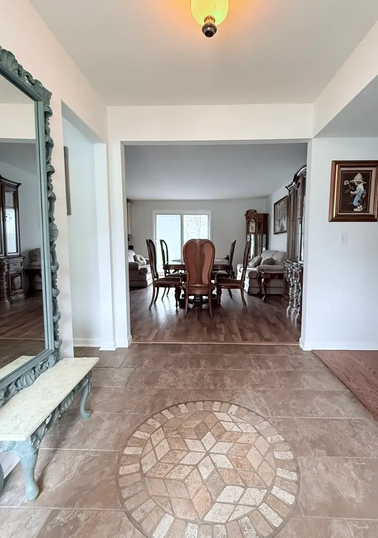 28 W Devon Avenue, Glendale Heights, IL 60139 - #3