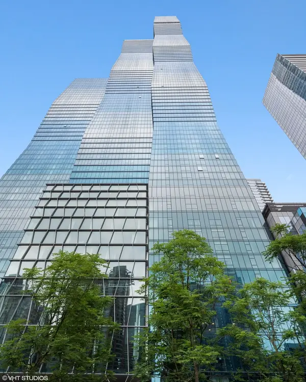 363 E Wacker Drive #2709, Chicago, IL 60601