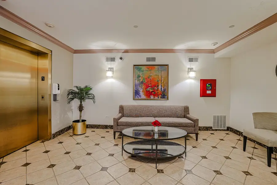 1914 Farnsworth Lane #303, Northbrook, IL 60062 - #3