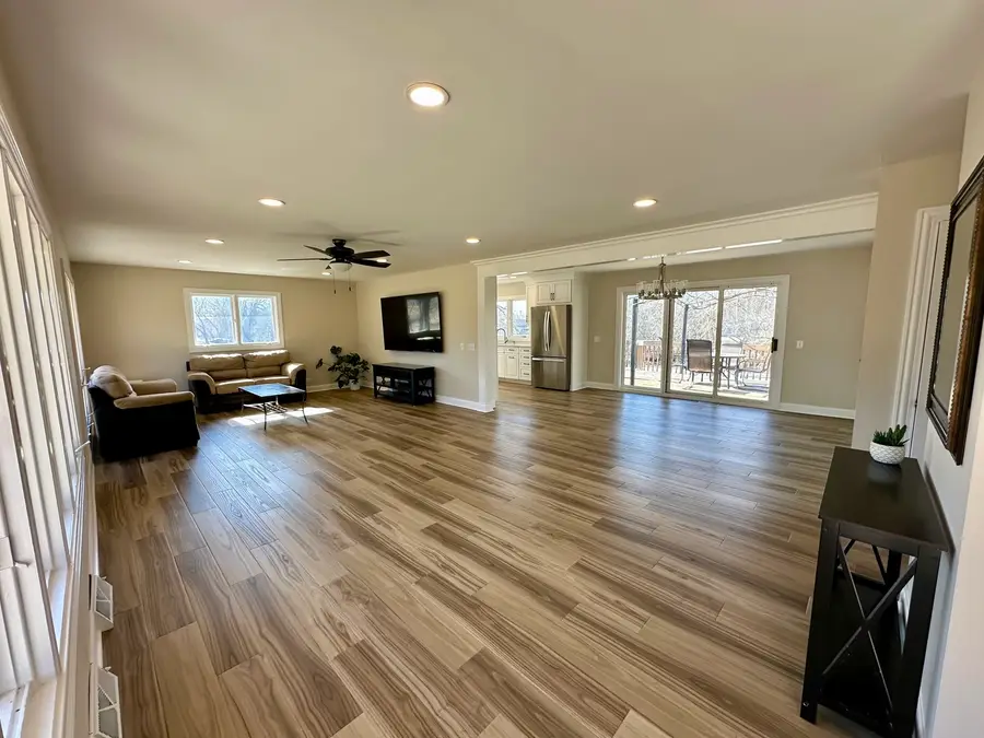 40210 N Lakeview Avenue, Antioch, IL 60002 - #2