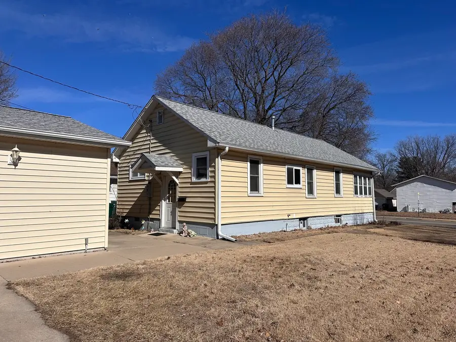 408 12th Avenue, Rock Falls, IL 61071 - #3