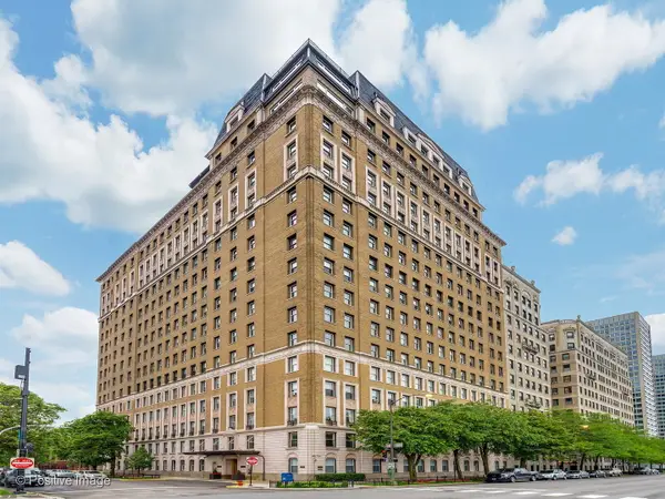 3500 N Lake Shore Drive #3C, Chicago, IL 60657