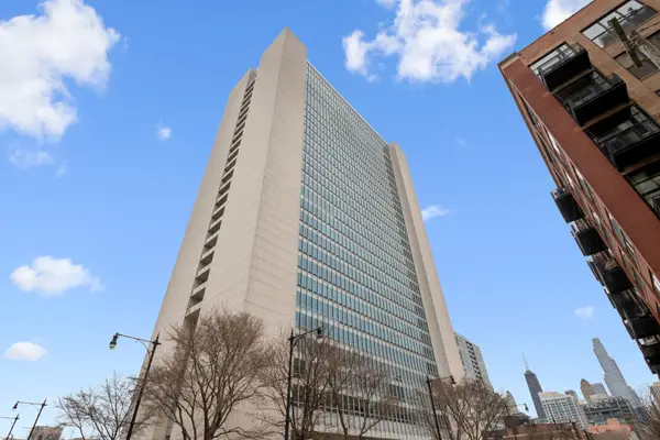 500 W Superior Street #1513, Chicago, IL 60654