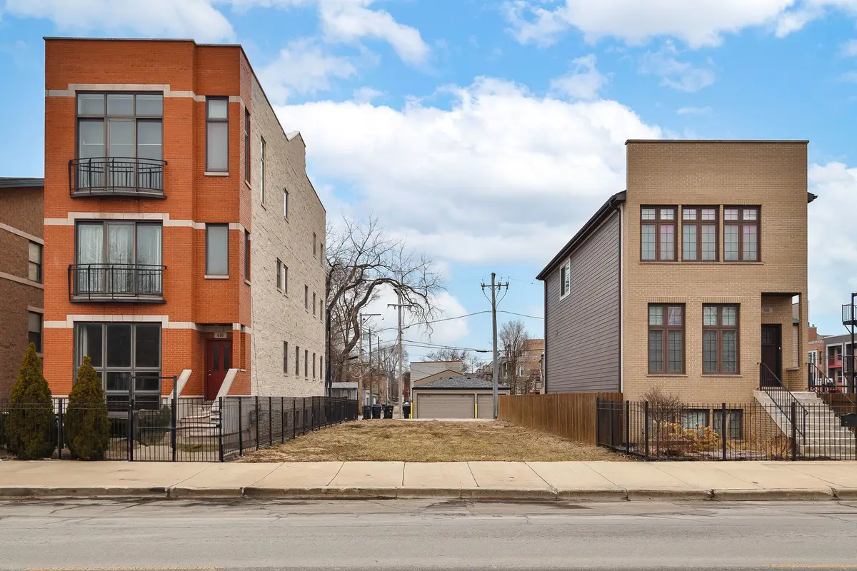614 E 43rd Street, Chicago, IL 60653 - #1