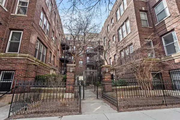 3648 N Pine Grove Avenue, Chicago, IL 60613