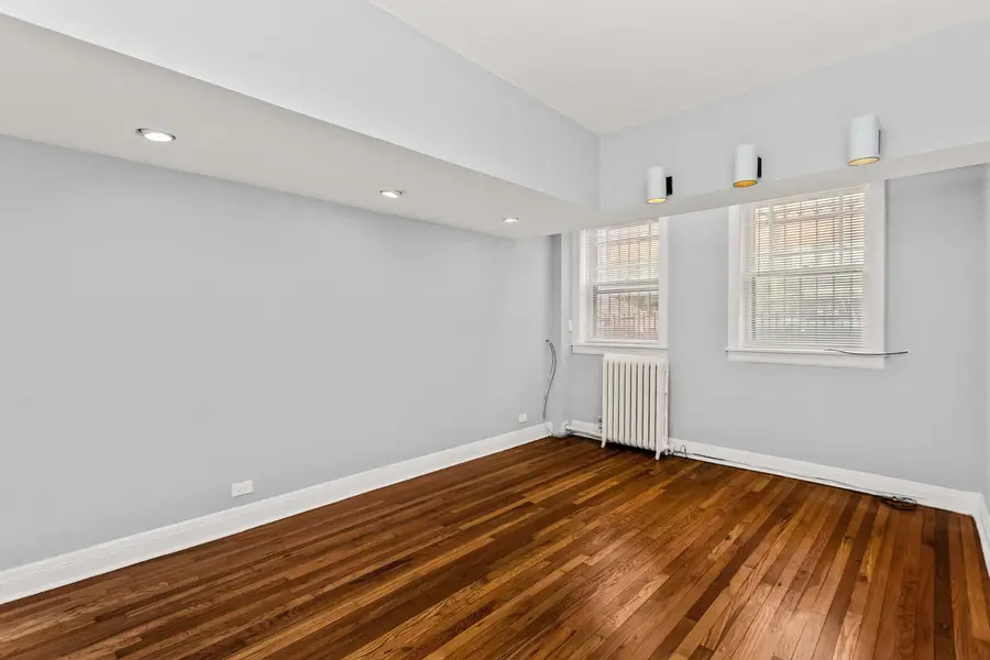 3648 N Pine Grove Avenue, Chicago, IL 60613 - #3