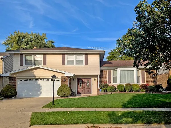 922 E Waverly Drive, Arlington Heights, IL 60004