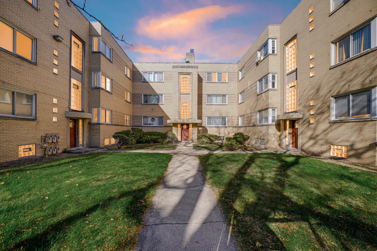 2046 E 72nd Place #2w, Chicago, IL 60649 - #1