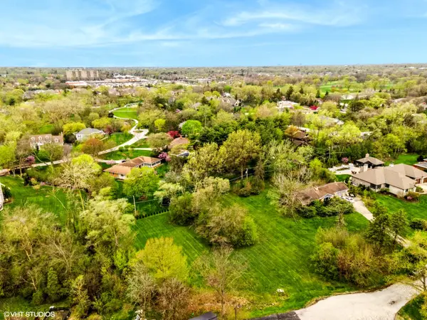 6420 Thurlow Street, Willowbrook, IL 60527