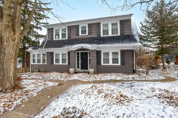 70 Crestwood Terrace, Davenport, IA 52803