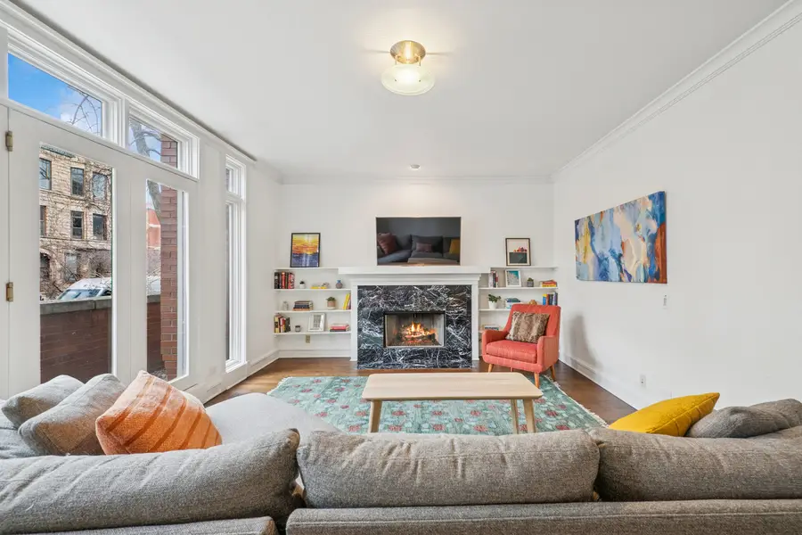 635 W Briar Place #1E, Chicago, IL 60657 - #2