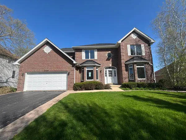 1295 Hunters Ridge W, Hoffman Estates, IL 60192