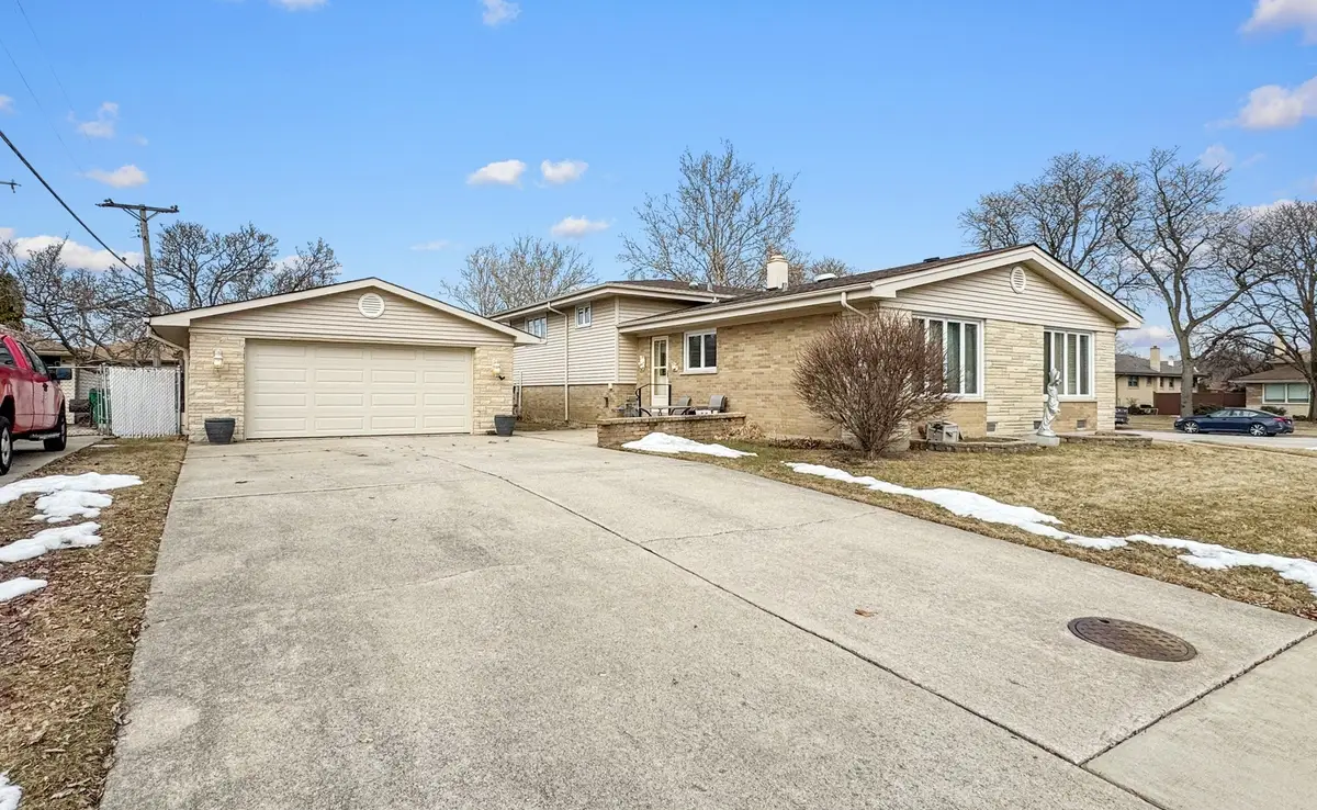 2650 Sunnyside Avenue, Westchester, IL 60154 - #1