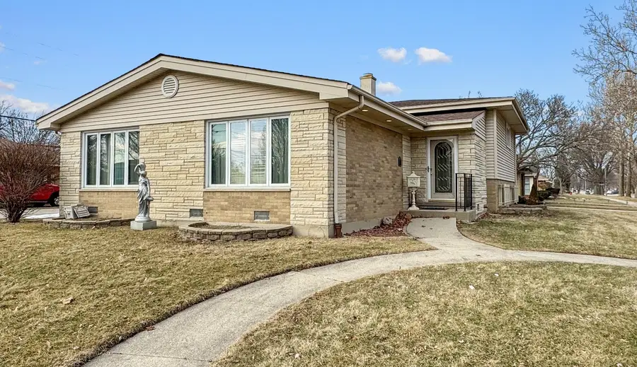 2650 Sunnyside Avenue, Westchester, IL 60154 - #2