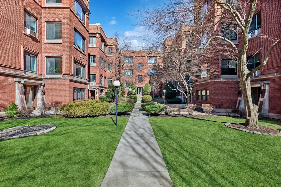 908 W Sunnyside Avenue #2C, Chicago, IL 60640 - #2
