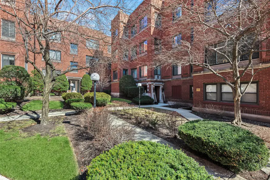 908 W Sunnyside Avenue #2C, Chicago, IL 60640 - #3