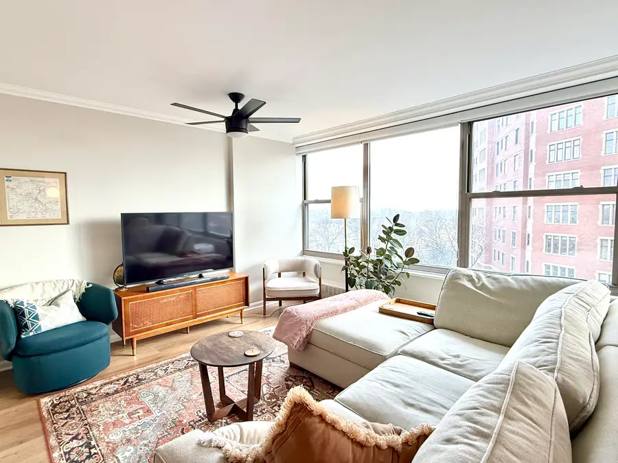 3900 N Lake Shore Drive #7D, Chicago, IL 60613 - #2