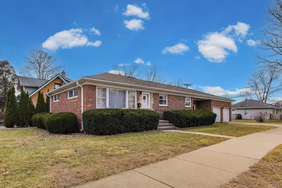 320 N Prospect Manor Avenue, Mount Prospect, IL 60056 - #3