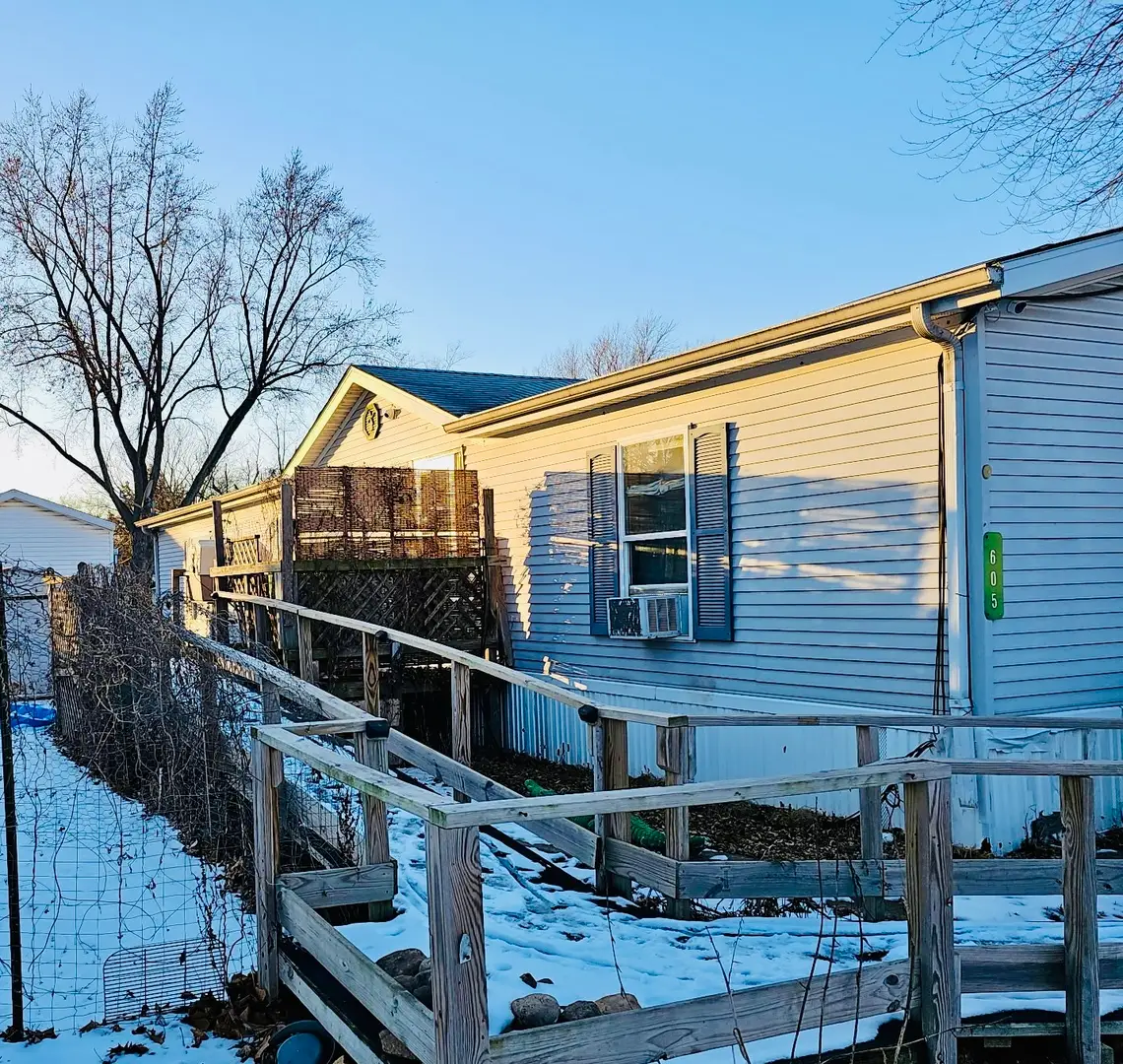 605 Carriage Lane Estates, Streator, IL 61364 - #1