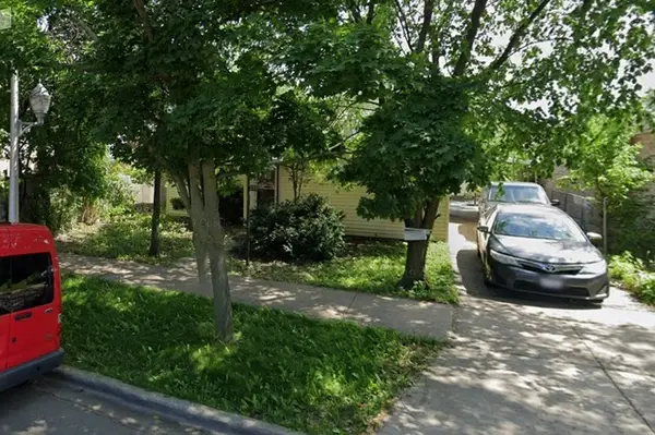 3107 W Granville Avenue, Chicago, IL 60659