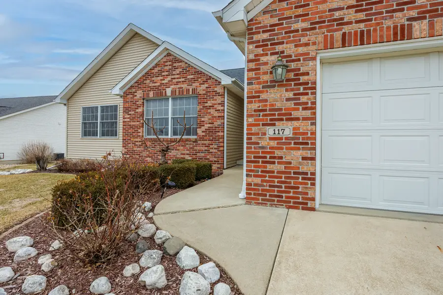 117 White Tail Street, Hudson, IL 61748 - #2