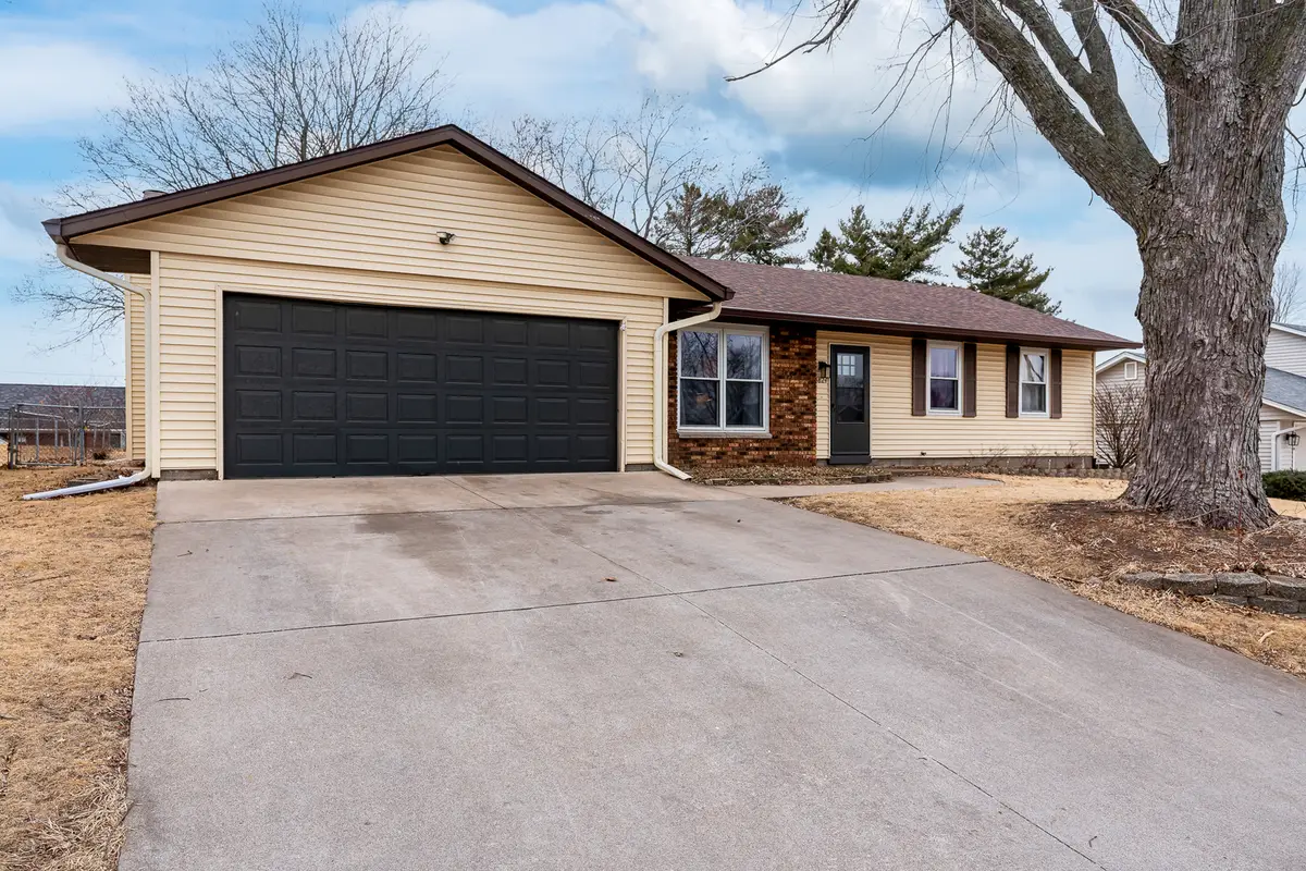 5824 Oakbrook Road, Davenport, IA 52806 - #1