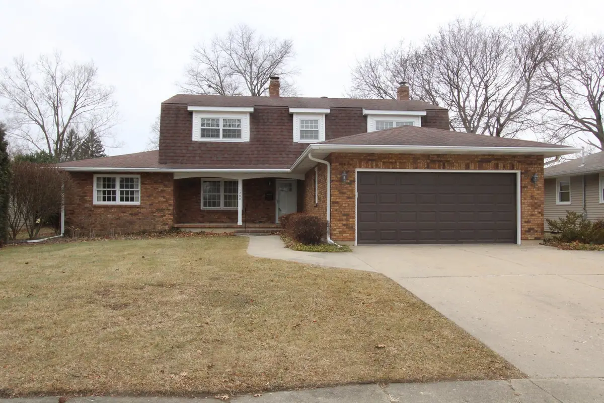 1200 Blakely Street, Woodstock, IL 60098 - #1