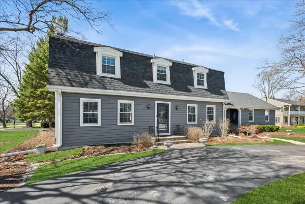 1318 Gamon Road, Wheaton, IL 60189