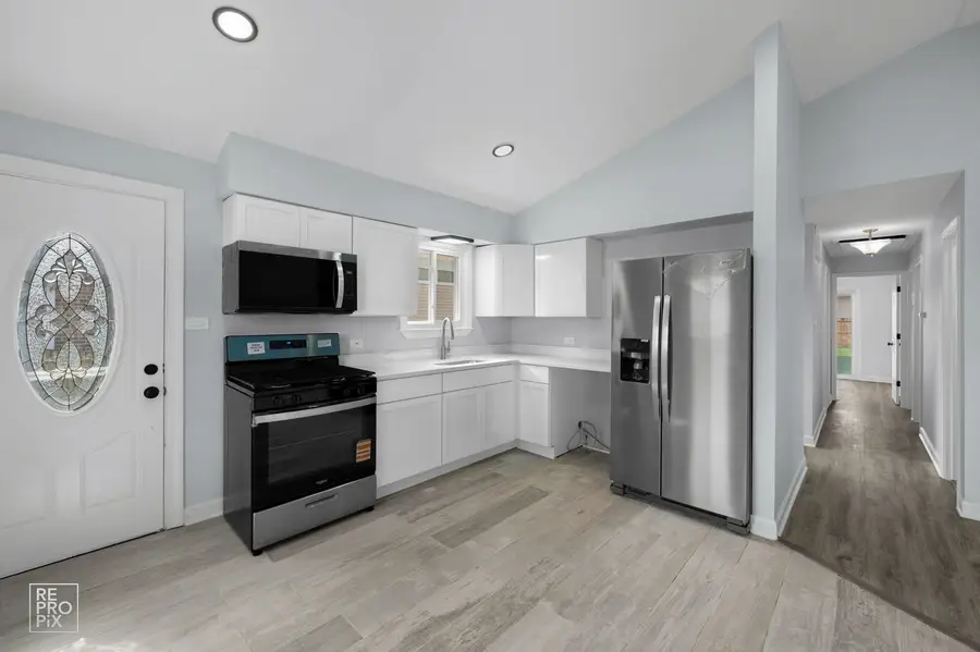 7616 S 78th Avenue, Bridgeview, IL 60455 - #3