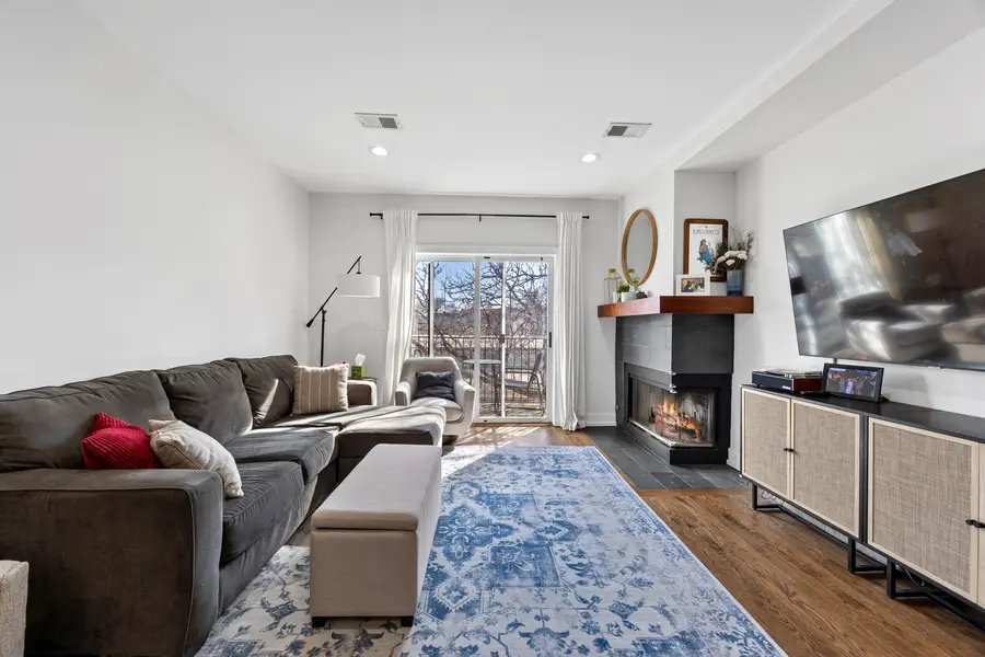 2520 W Bloomingdale Avenue #C, Chicago, IL 60647 - #3