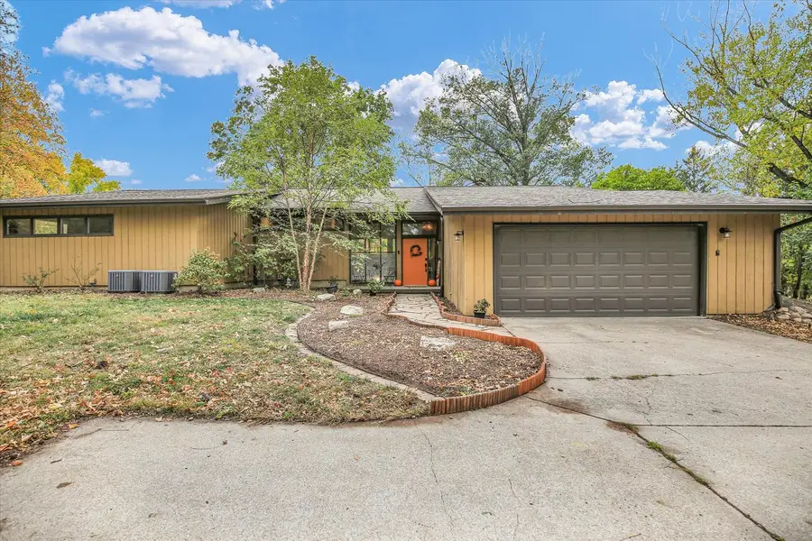 1010 Parkview Drive, Mahomet, IL 61853 - #2