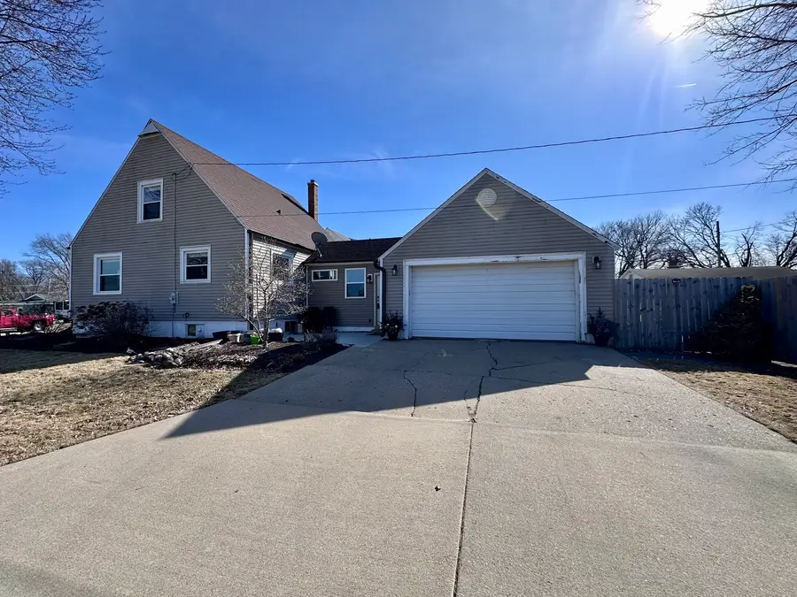 1825 18th Avenue, Sterling, IL 61081 - #3