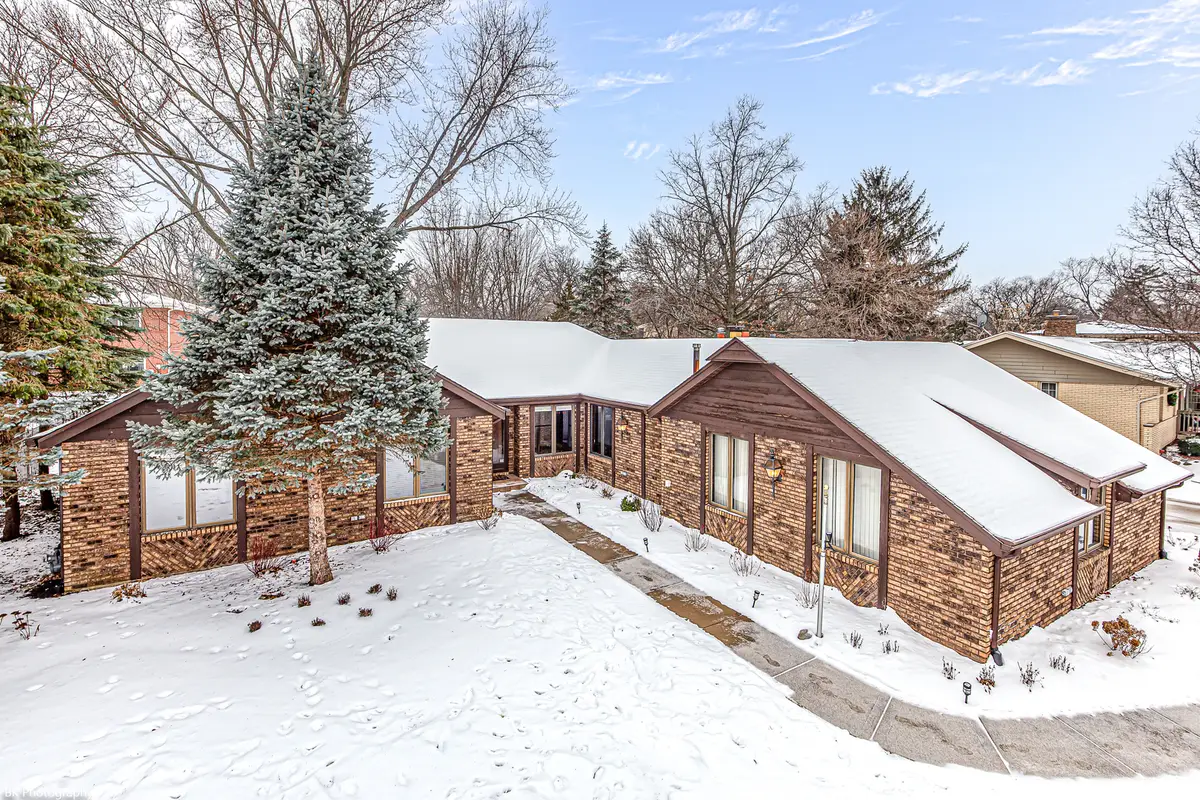 6729 W Menominee Parkway, Palos Heights, IL 60463 - #1