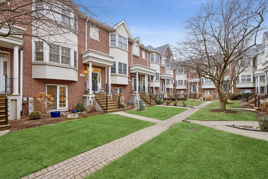 407 W Hillgrove Avenue, La Grange, IL 60525 - #2