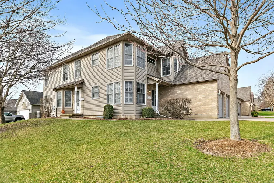 122 Mclaren Drive S, Sycamore, IL 60178 - #2