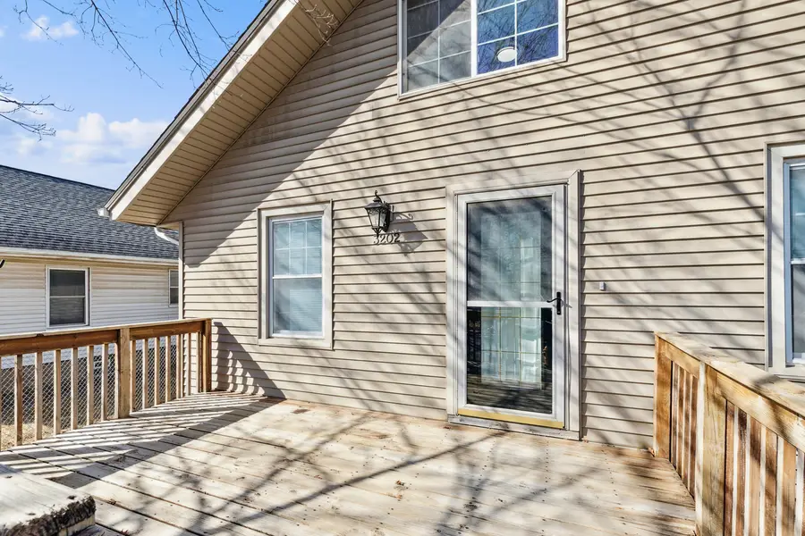 3202 Jackson Avenue, Davenport, IA 52802 - #3