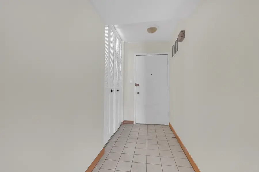 6961 N Oakley Avenue #304, Chicago, IL 60645 - #2