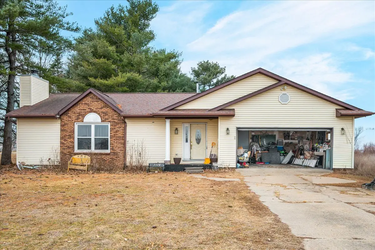 24100 County Road 3100 E, Manito, IL 61546 - #1