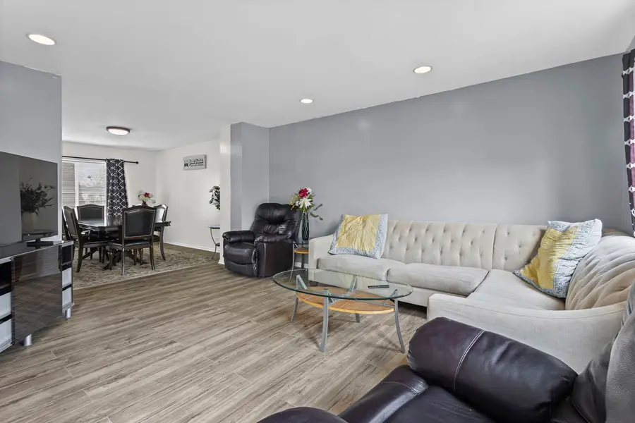 755 White Pine Circle, Lake In The Hills, IL 60156 - #3