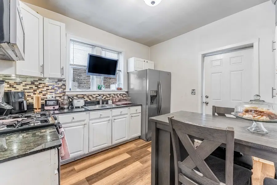 831 N Keystone Avenue, Chicago, IL 60651 - #3