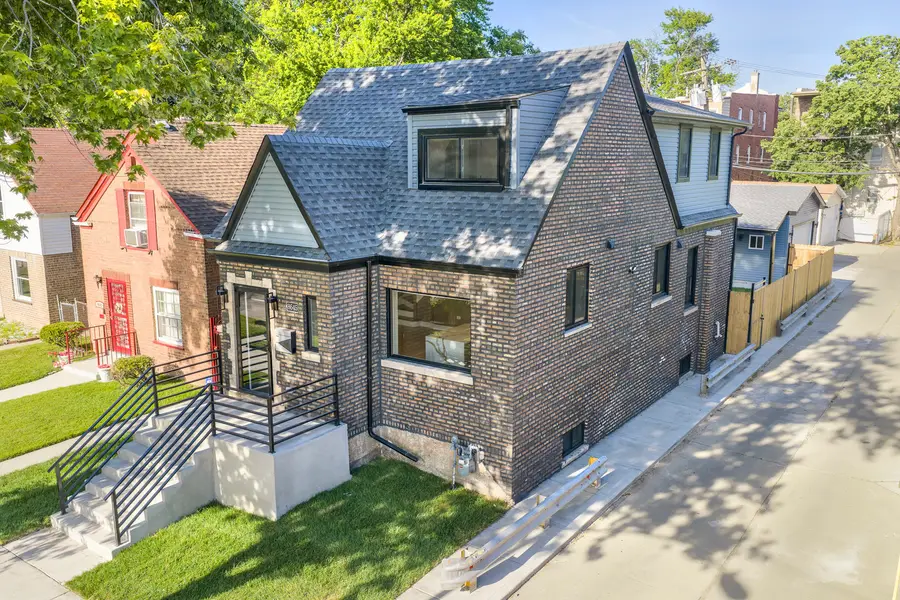 8645 S Bennett Avenue, Chicago, IL 60617 - #3