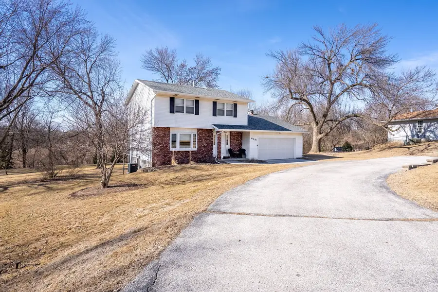 44 Rainbow Drive, Bettendorf, IA 52722 - #2