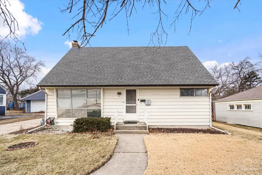 128 S Michigan Avenue, Addison, IL 60101 - #3