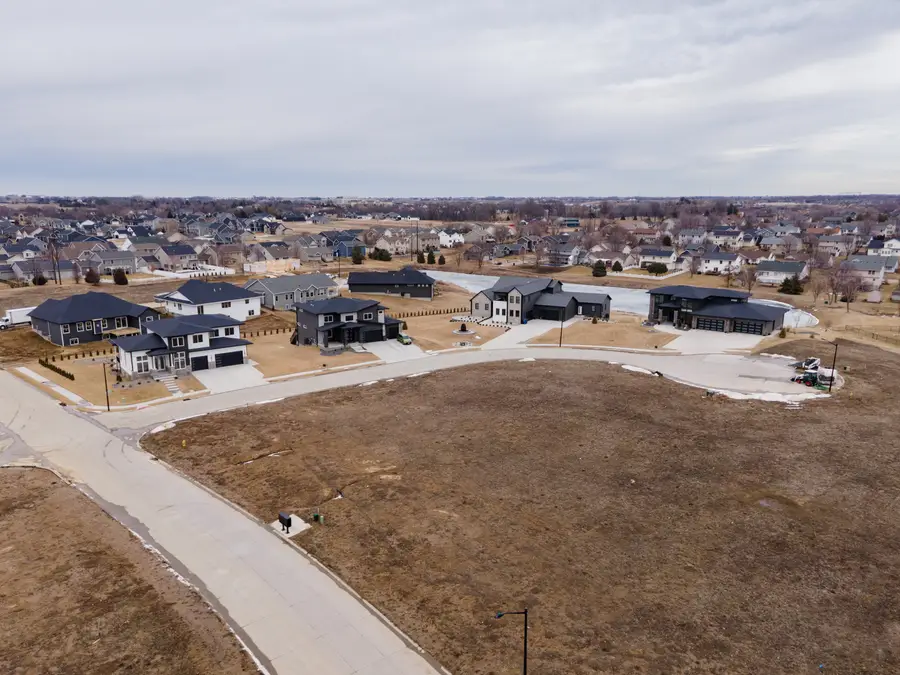 1705 E 59th Court, Davenport, IA 52807 - #2