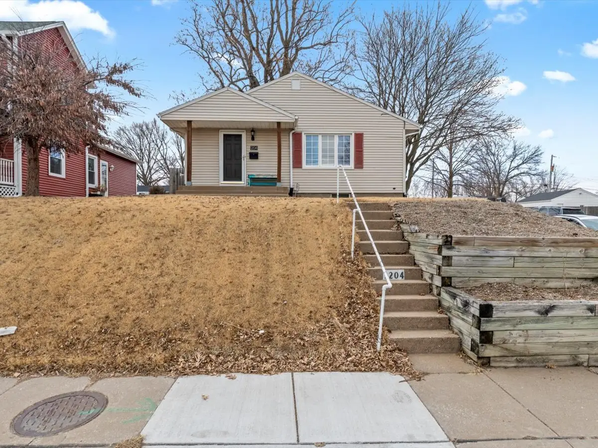 1204 W Lombard Street, Davenport, IA 52804 - #1
