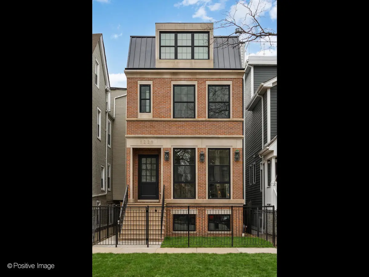 1228 W Wellington Avenue, Chicago, IL 60657 - #1