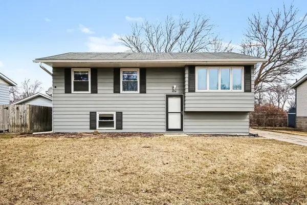 3238 W 74th Place, Merrillville, IN 46410