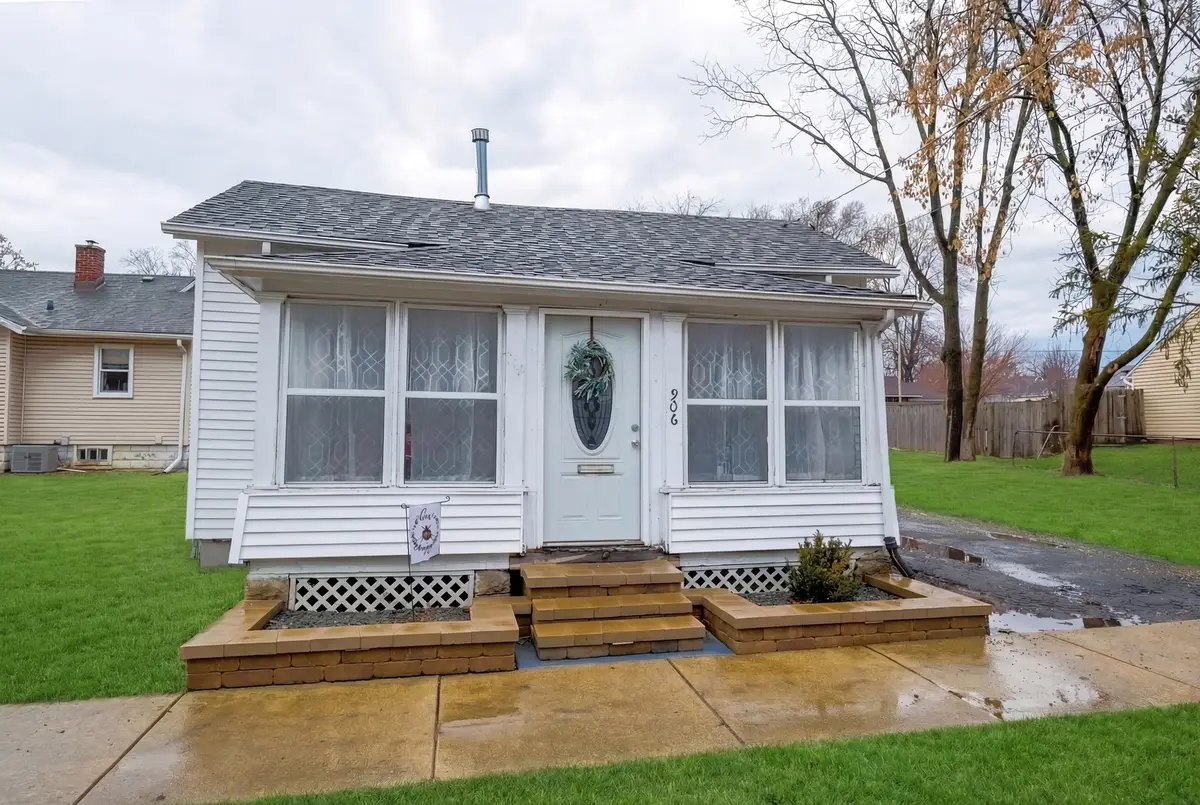 906 Grove Street, Aurora, IL 60505 - #1