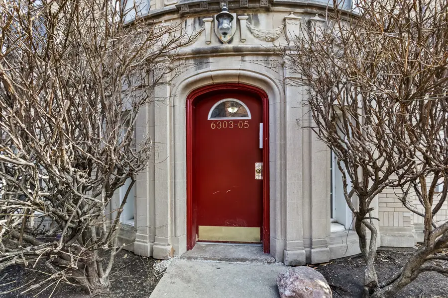 6303 N Claremont Avenue #2, Chicago, IL 60659 - #2