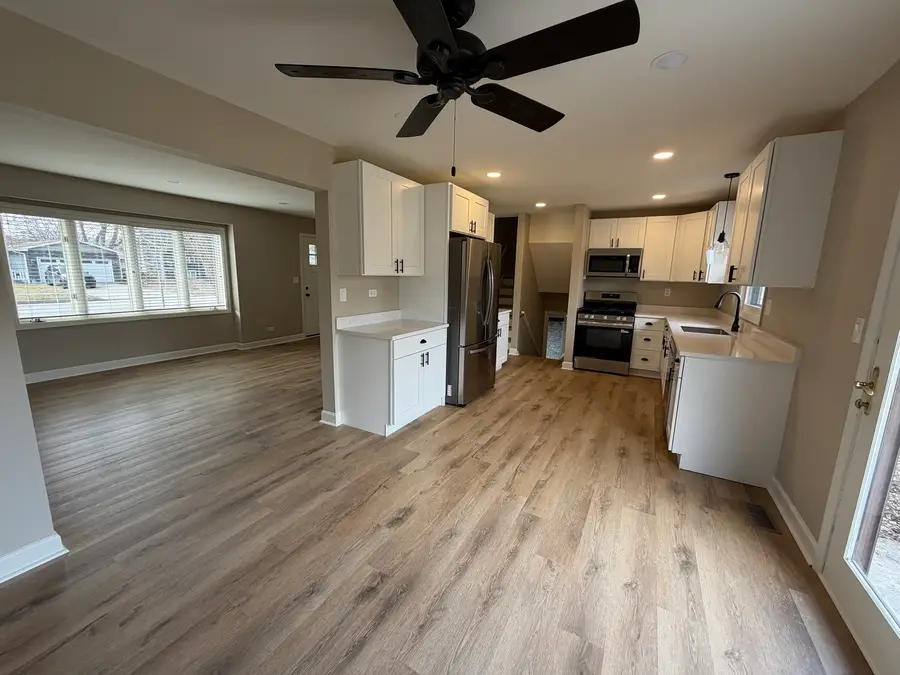 527 N Lyle Avenue, Elgin, IL 60123 - #2